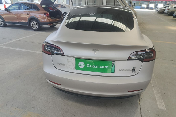 Tesla Model 3 2020 صورة سيارة #6