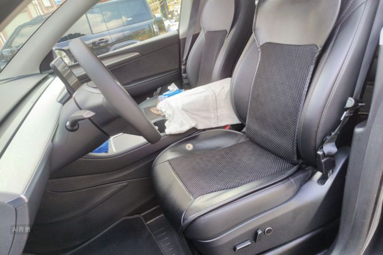 Tesla Model Y 2024 immagine di auto #17