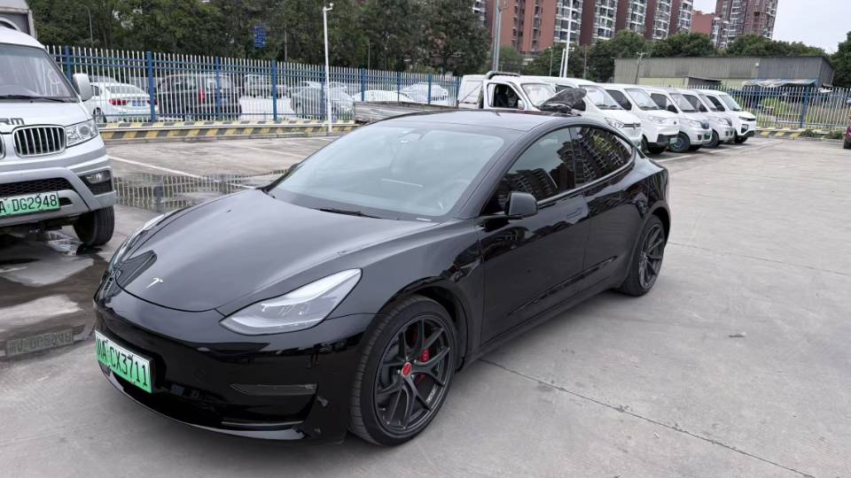 Tesla Model 3 2021 car image 