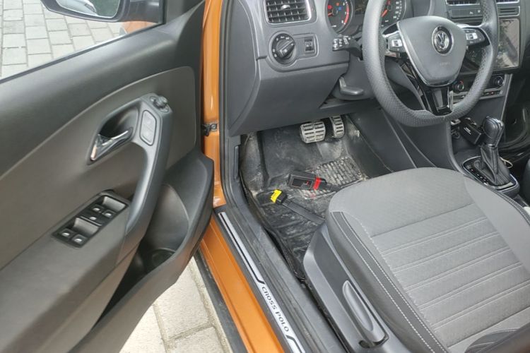 Volkswagen Polo 2015 #16 Volkswagen Polo 2015 car image #16