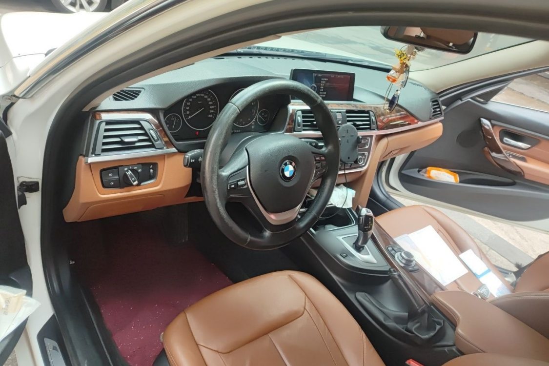 BMW 3 Series 2012 #22 BMW 3 Series 2012 car image #22