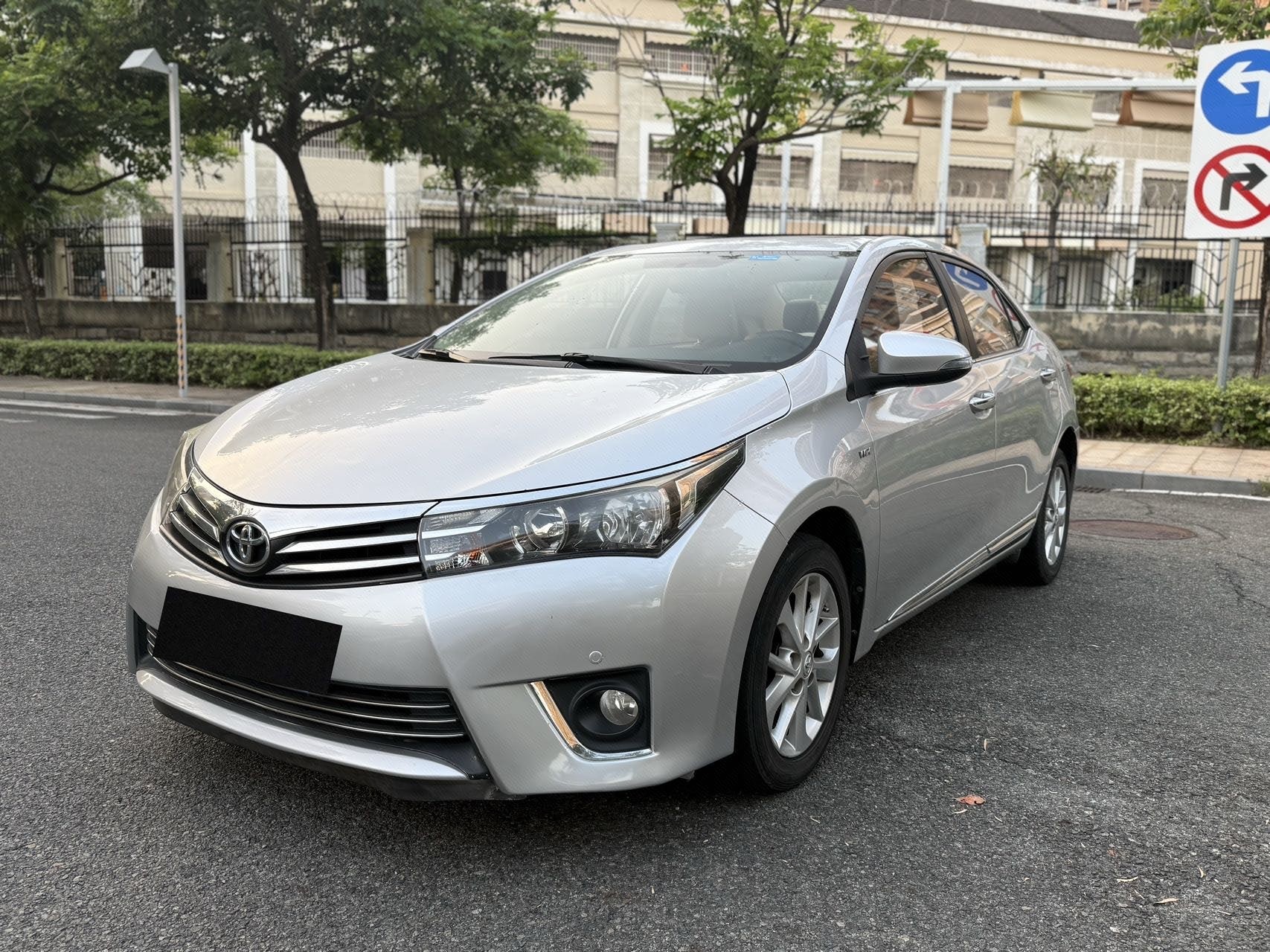 Toyota Corolla 2015 Toyota Corolla 2015 car image
