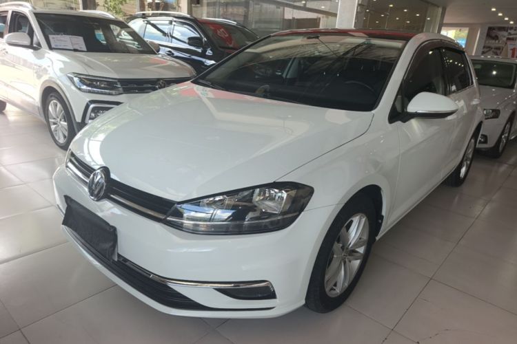 Volkswagen Golf 2019 car image #2