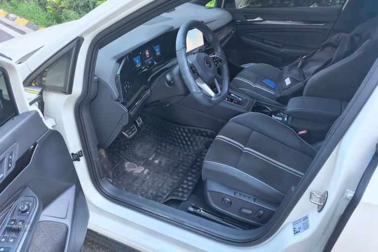 Volkswagen Golf 2022 car image #18