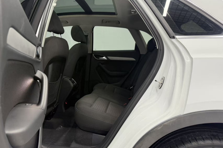 Audi Q3 2016 #17 Audi Q3 2016 car image #17