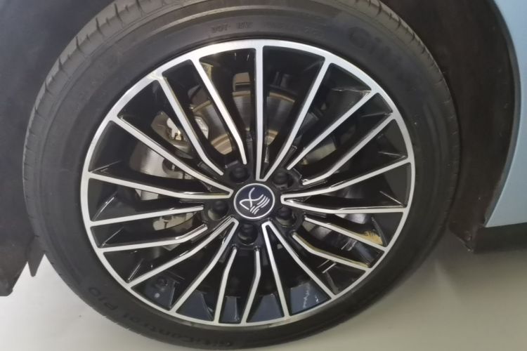 BYD Han 2023 car image #9