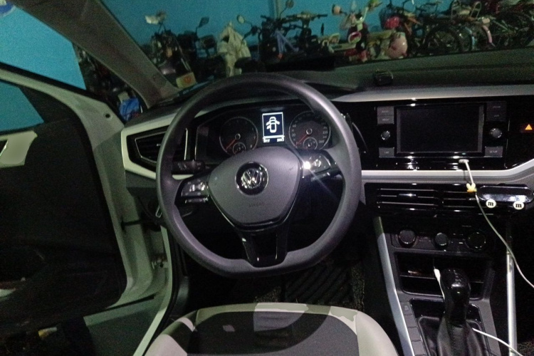 Volkswagen Polo 2021 car image #11