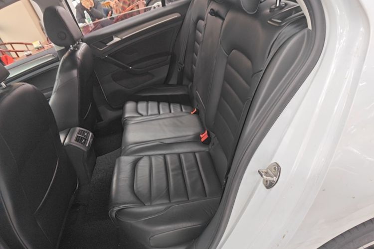 Volkswagen Golf 2016 car image #17