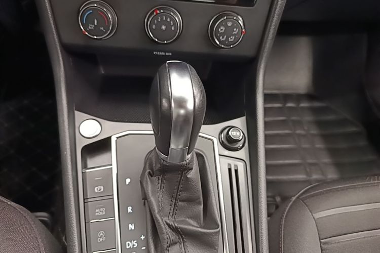 Volkswagen Lavida 2023 car image #14