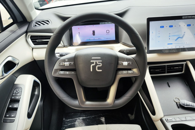 BYD YuanUP 2025 car image #11
