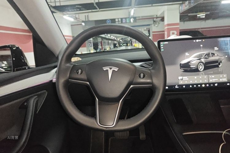 Tesla Model Y 2023 صورة سيارة #12