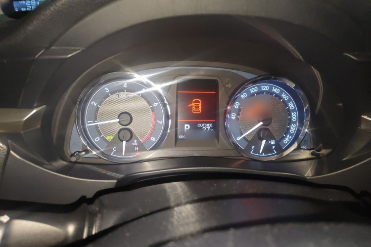Toyota Corolla 2015 immagine di auto #16