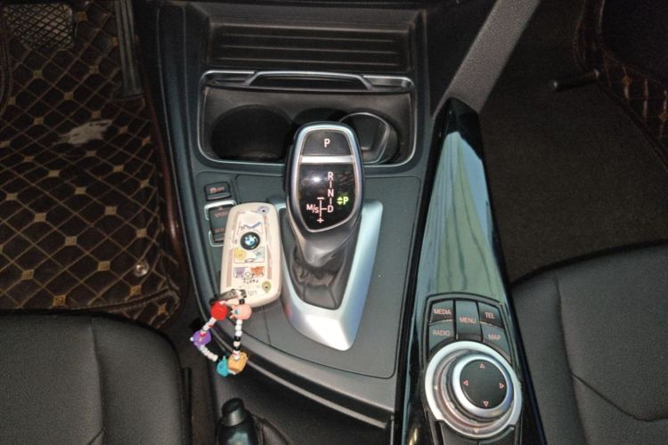 BMW 3 Series 2017 car image #14