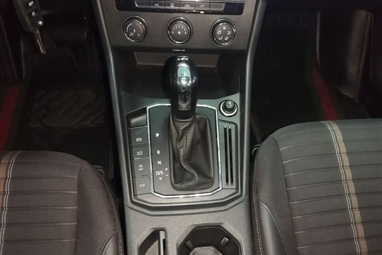 Volkswagen Lavida 2019 car image #14