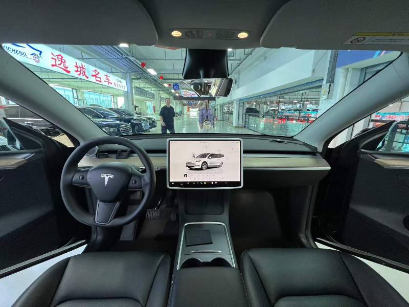Tesla Model Y 2023 #5 Tesla Model Y 2023 car image #5