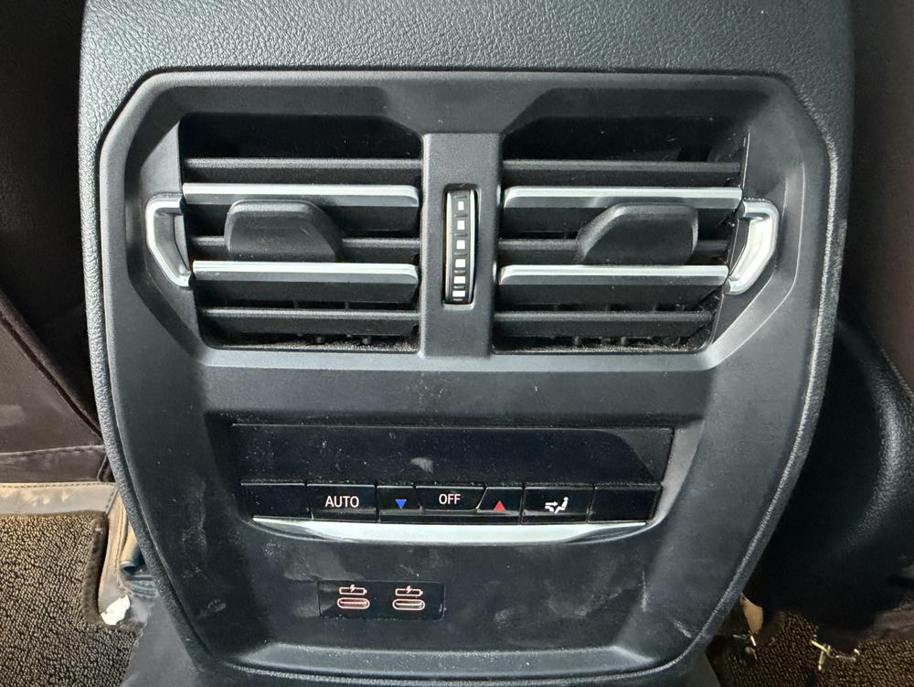 BMW 3 Series 2024 car image #9