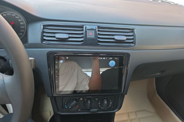Volkswagen Santana 2018 car image #13