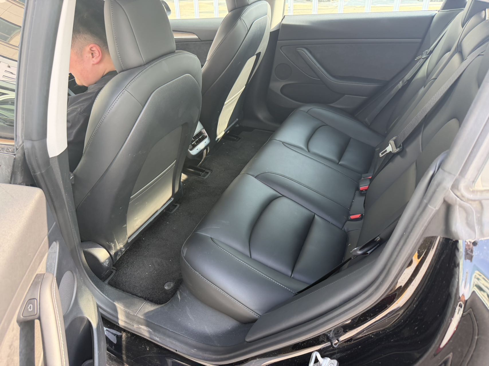 Tesla Model 3 2022 car image #10
