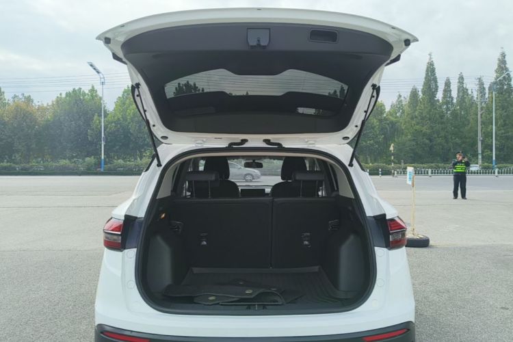 GEELY Coolray 2025 #19 GEELY Coolray 2025 car image #19