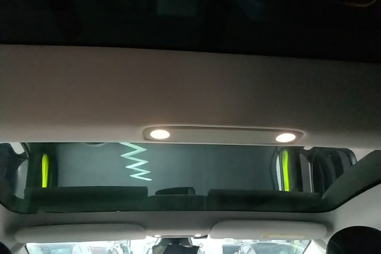 Tesla Model 3 2021 car image #18