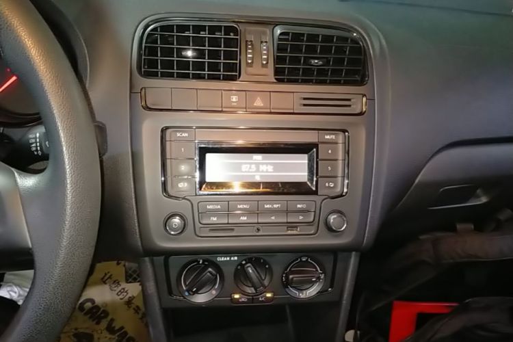 Volkswagen Polo 2016 immagine di auto #17
