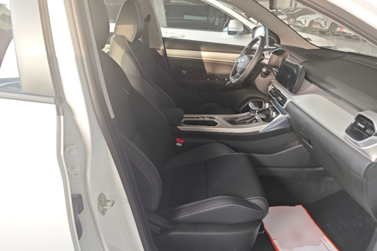 GEELY Coolray 2026 immagine di auto #24