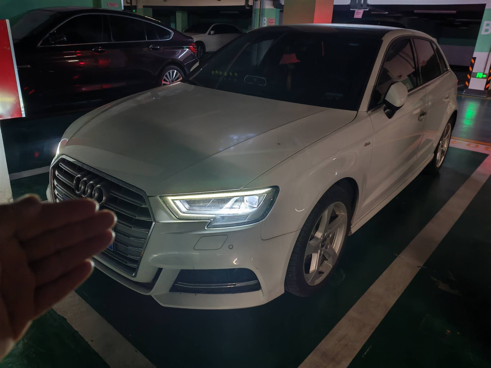 2020 immagine di auto 