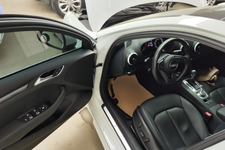 Audi A3 2020 immagine di auto #12