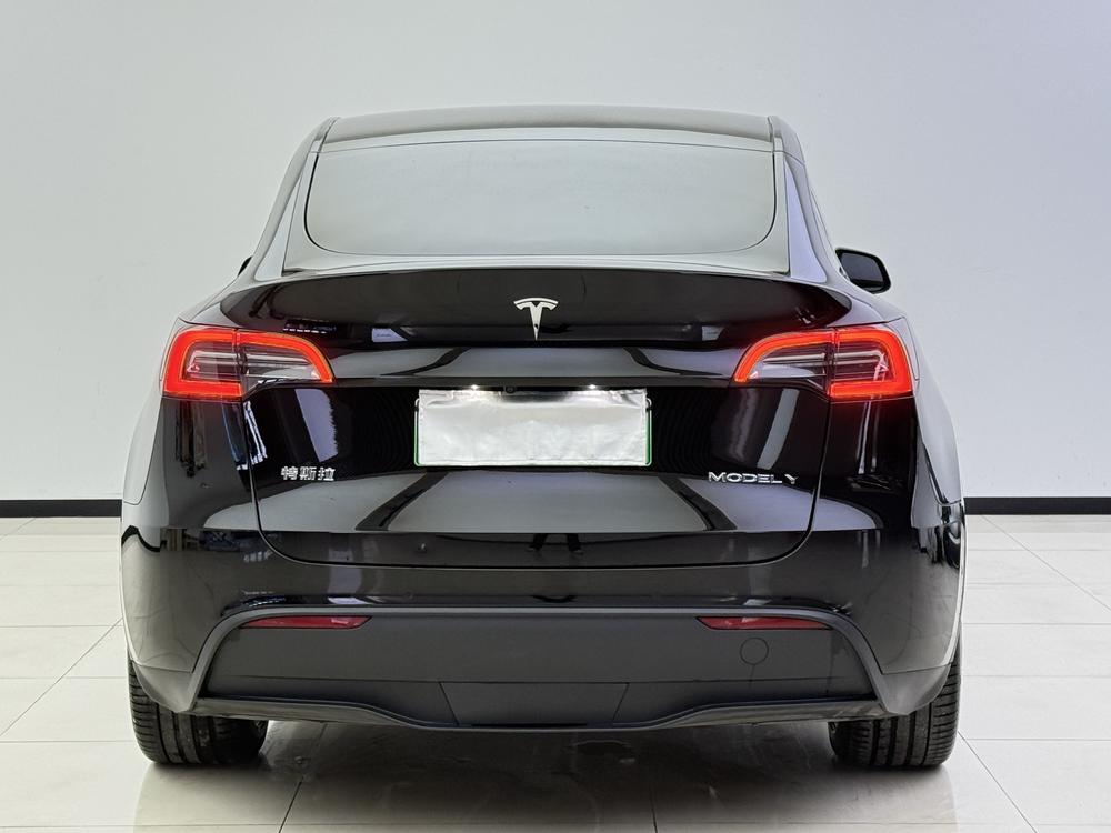 Tesla Model Y 2022 #5 Tesla Model Y 2022 car image #5