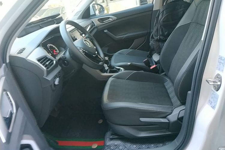 Volkswagen T-Cross 2020 #15 Volkswagen T-Cross 2020 car image #15