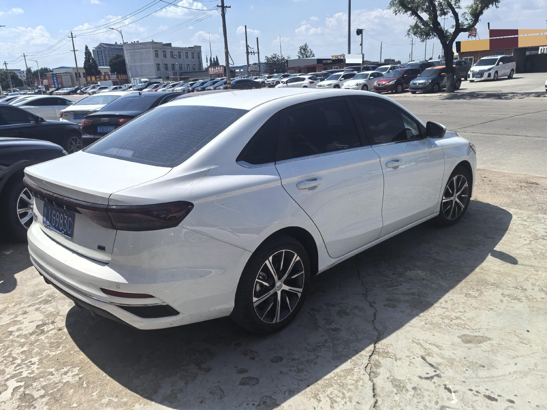 GEELY Emgrand 2024 car image #4