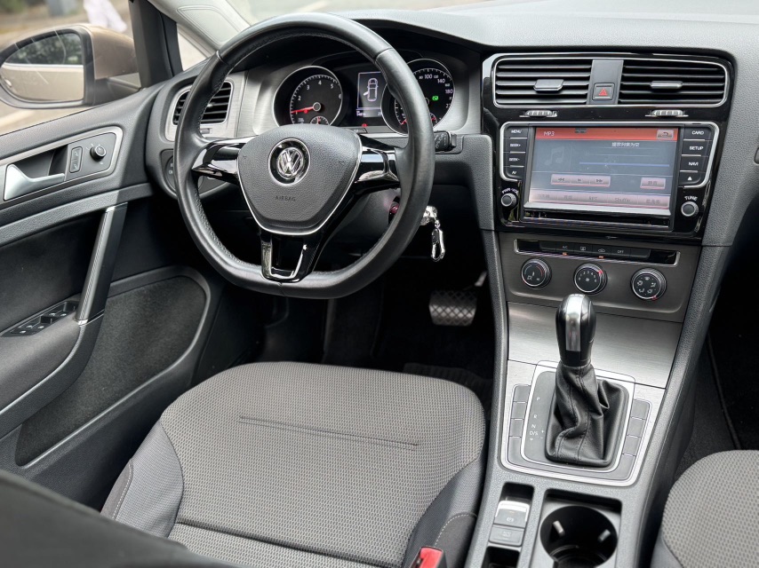 Volkswagen Golf 2016 car image #4