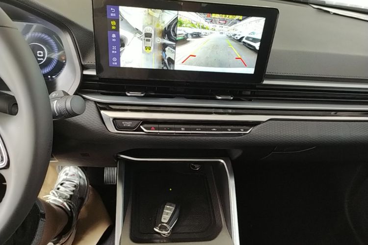 GEELY Emgrand 2022 #13 GEELY Emgrand 2022 car image #13
