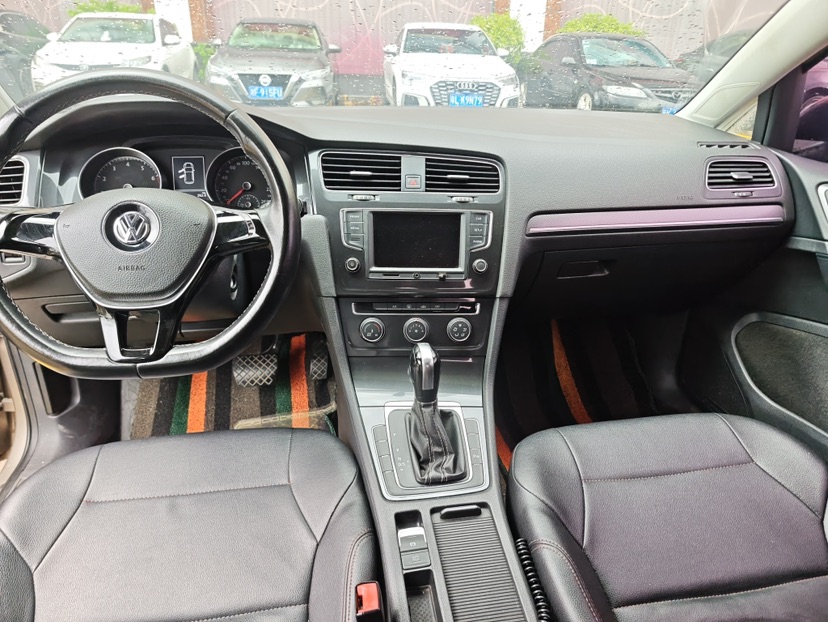 Volkswagen Golf 2017 car image #6