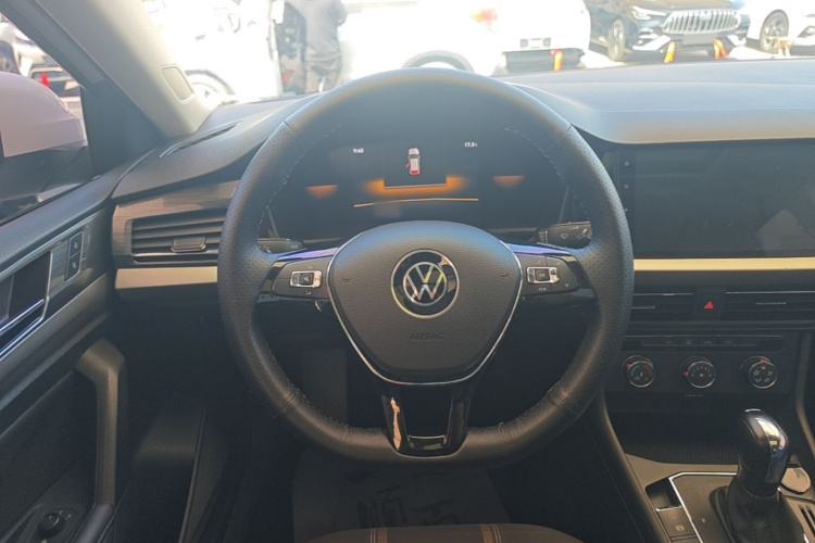 Volkswagen Lavida 2021 car image #11