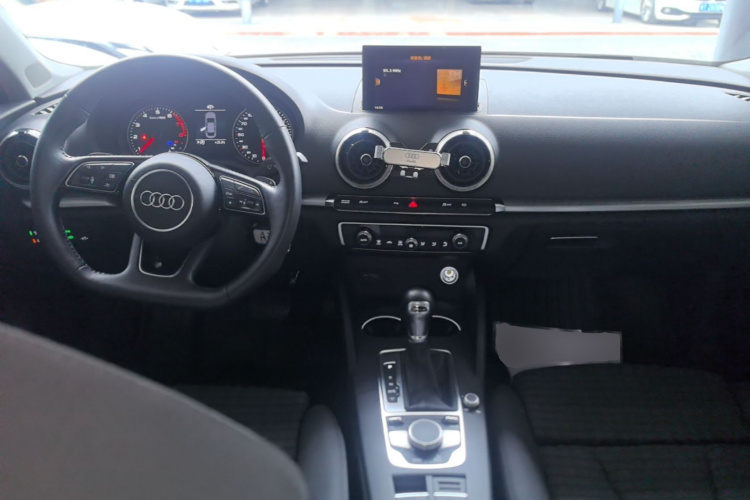 Audi A3 2019 car image #10