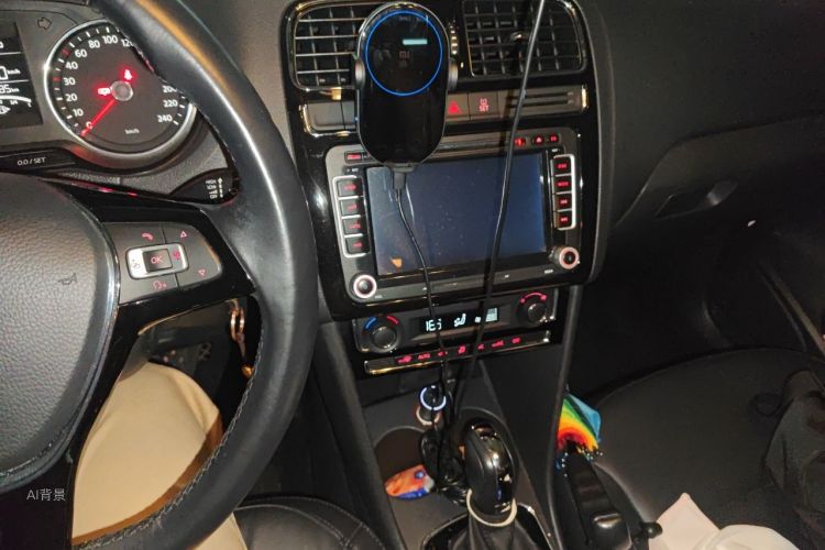 Volkswagen Polo 2016 car image #15