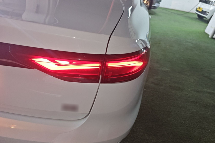 GEELY Emgrand 2022 #8 GEELY Emgrand 2022 car image #8