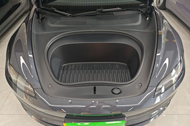 Tesla Model 3 2025 car image #22