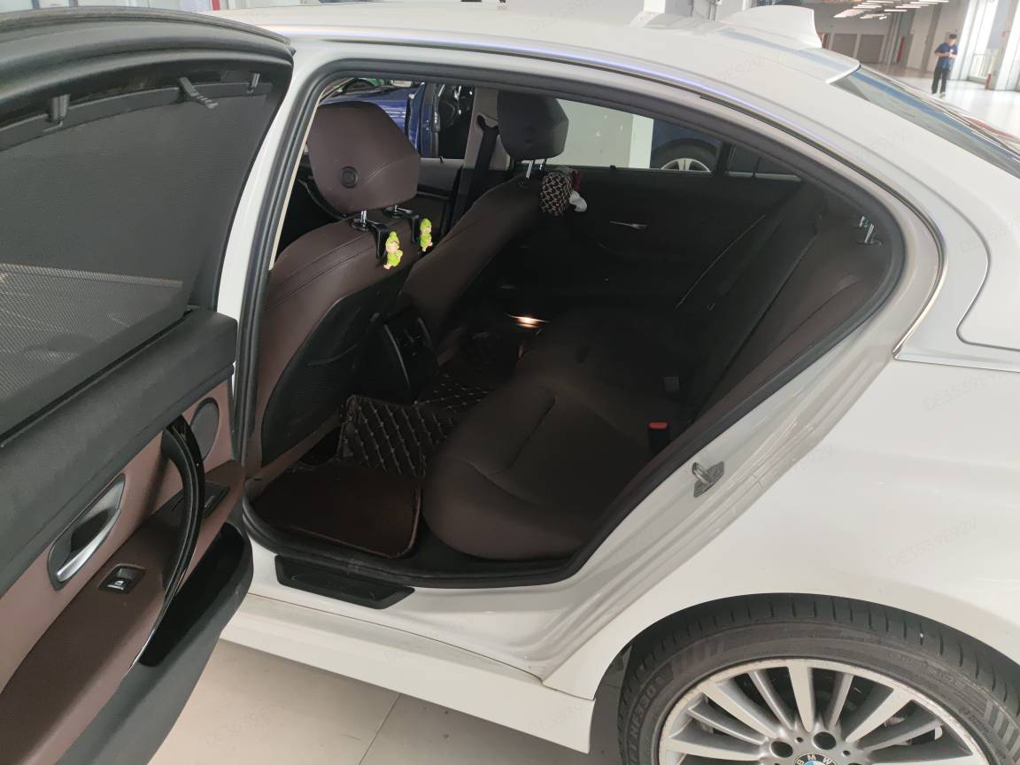 BMW 3 Series 2018 #7 BMW 3 Series 2018 car image #7