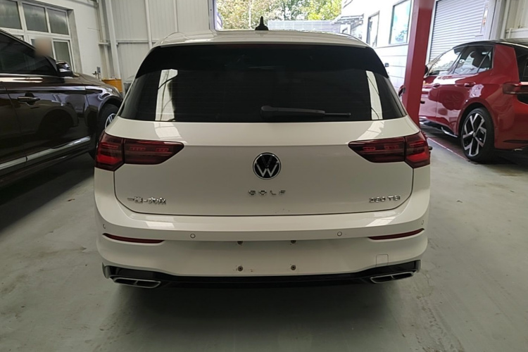 Volkswagen Golf 2024 #6 Volkswagen Golf 2024 صورة سيارة #6
