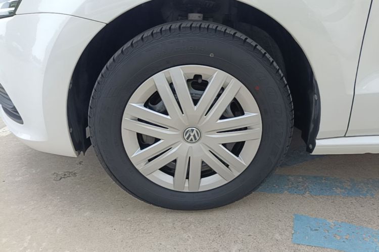 Volkswagen Polo 2017 car image #9