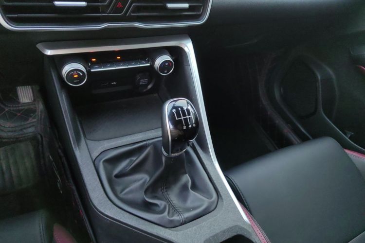 GEELY Coolray 2021 #22 GEELY Coolray 2021 car image #22