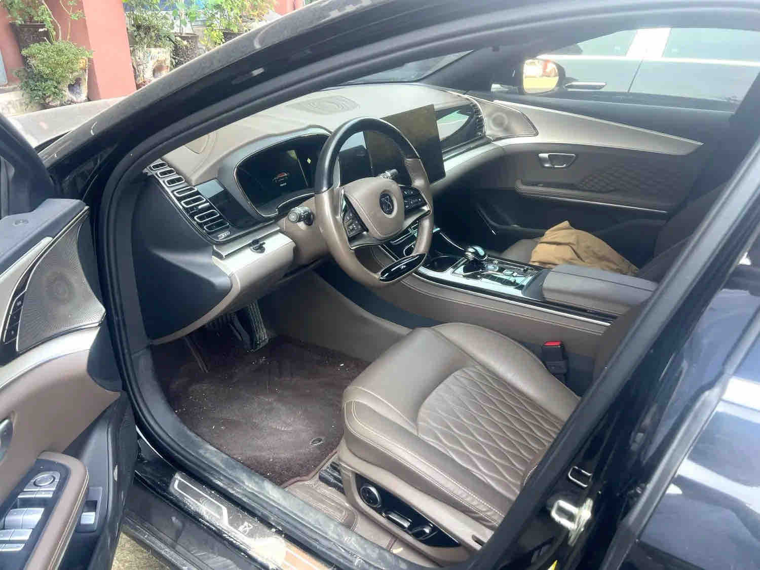 BYD Han 2024 immagine di auto #8