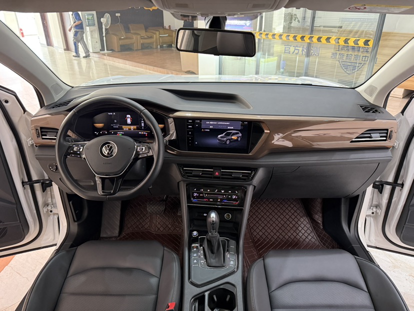 Volkswagen Tharu 2023 car image #9