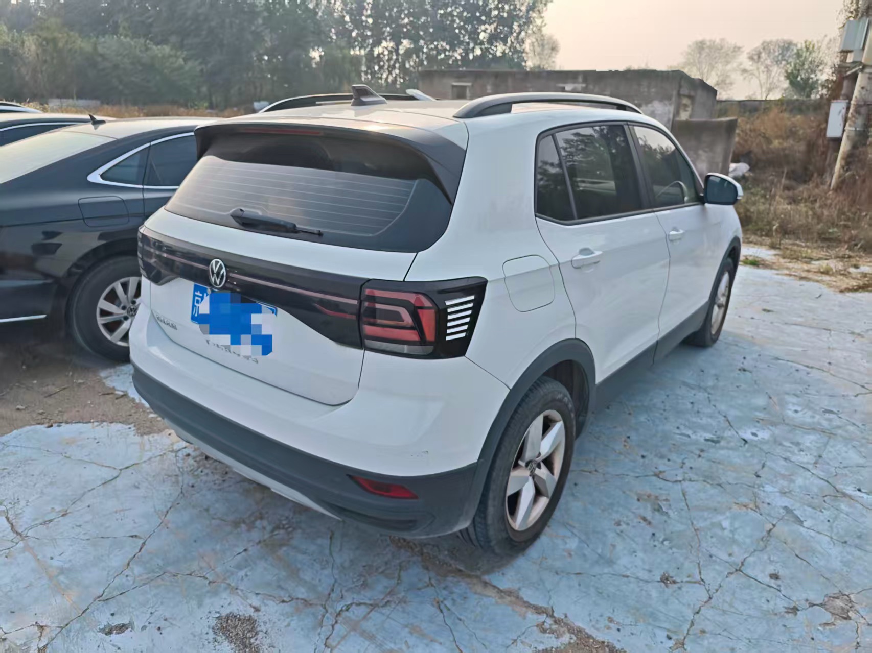 Volkswagen T-Cross 2023 #2 Volkswagen T-Cross 2023 car image #2