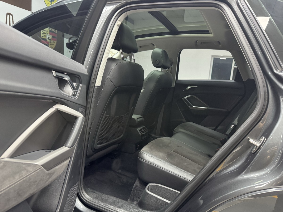 Audi Q3 2021 car image #8