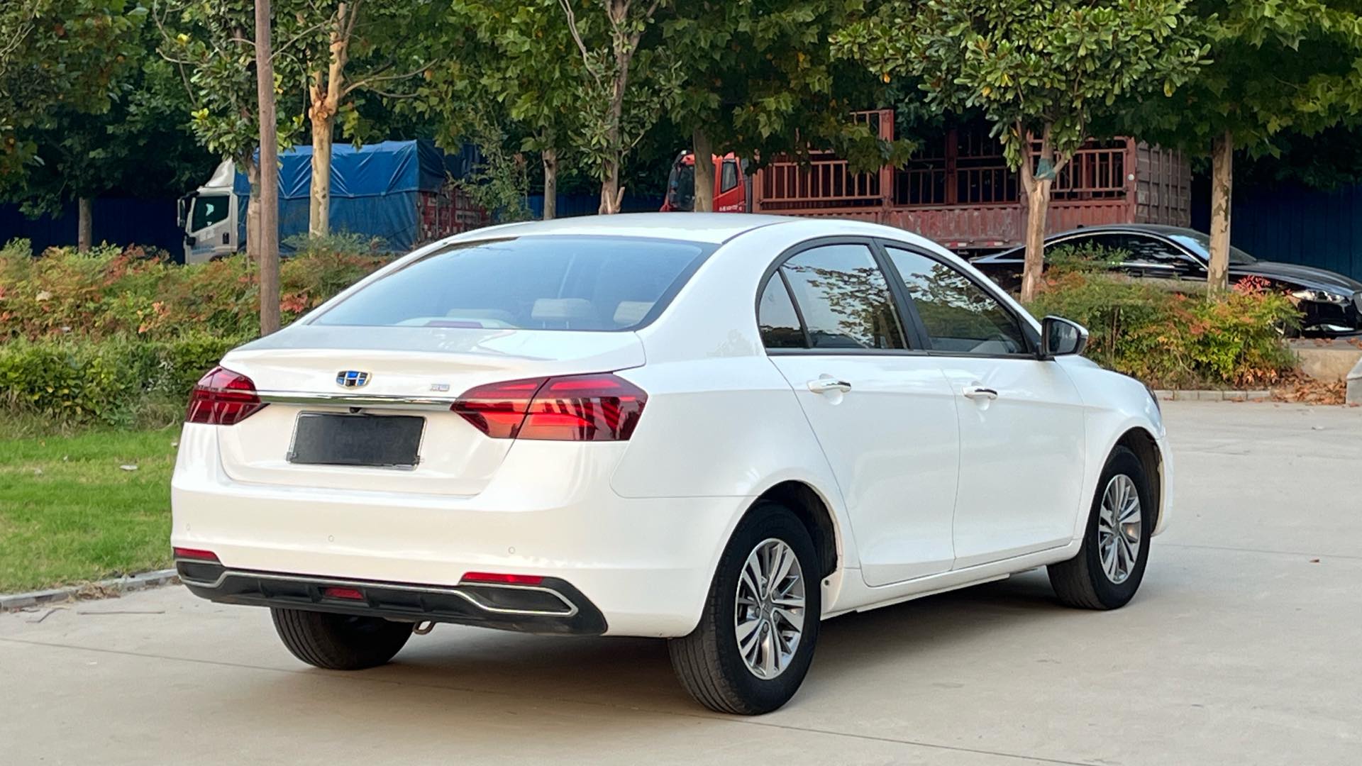GEELY Emgrand 2019 imagen de coche #7