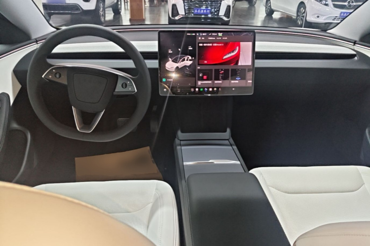Tesla Model 3 2026 car image #11