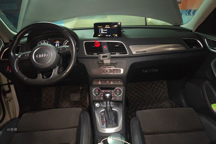 Audi Q3 2018 car image #11
